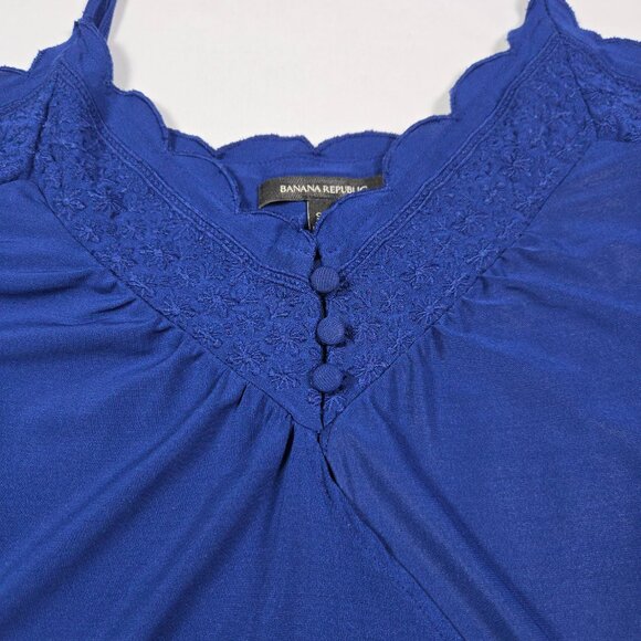 Banana Republic Blue Embroidered Trim Camisole Top Scallop Edge Feminine Size S‎ - Picture 12 of 12